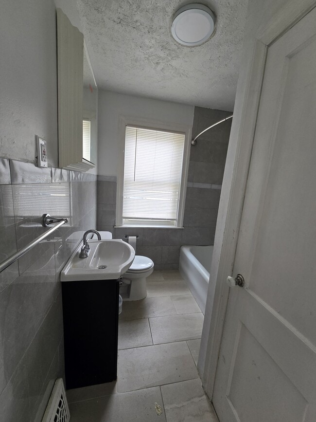 Photo - 2532 Glen Terrace