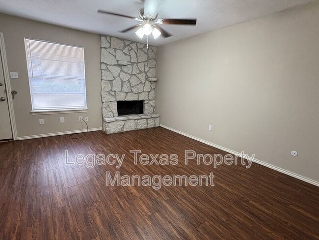 Photo - 1607 N Nolan River Rd Unidad Apt A