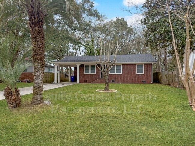 Photo - 1522 Joan St