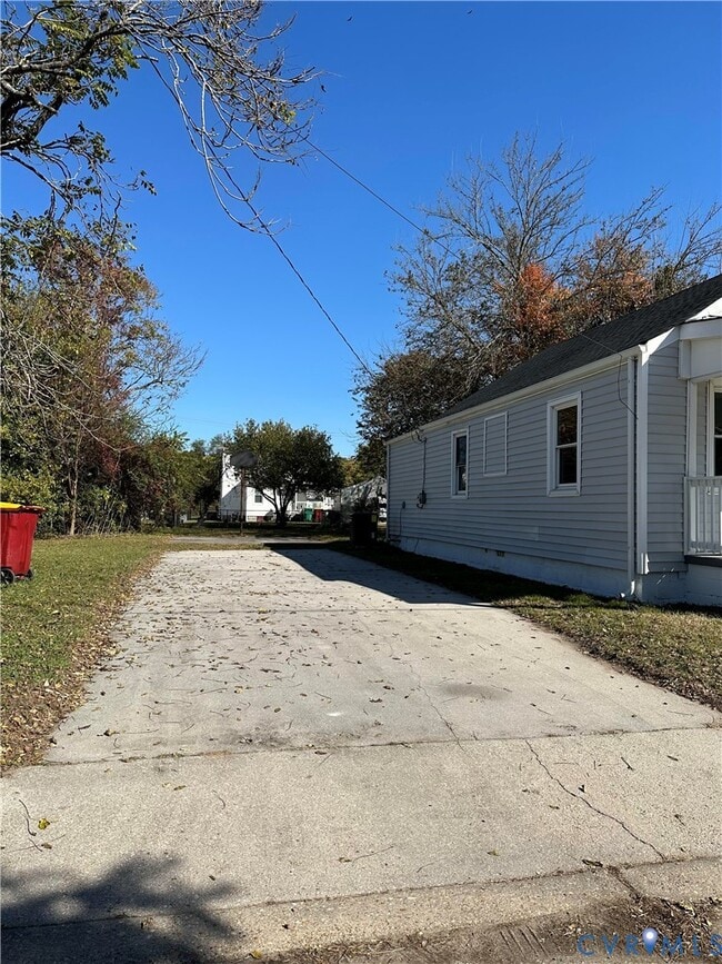 Photo - 223 Witten St