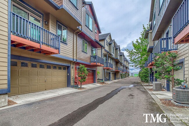Photo - Gorgeous Two Bedroom Townhome in Hillsboro!