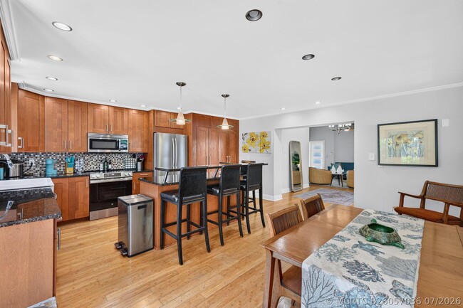 Photo - 601 NE 14th Pl