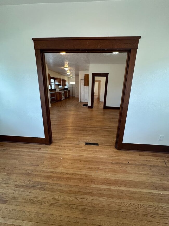 Photo - 2037 8th Ave
