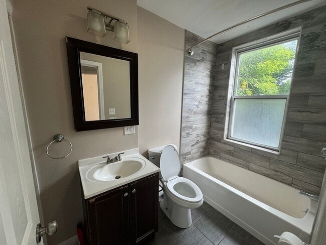 Photo - 241 Maverick St Unit 2