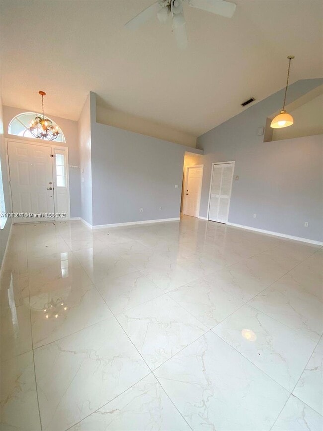 Photo - 487 SE 20th Dr