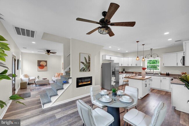 Photo - 2 Sefel Ave House