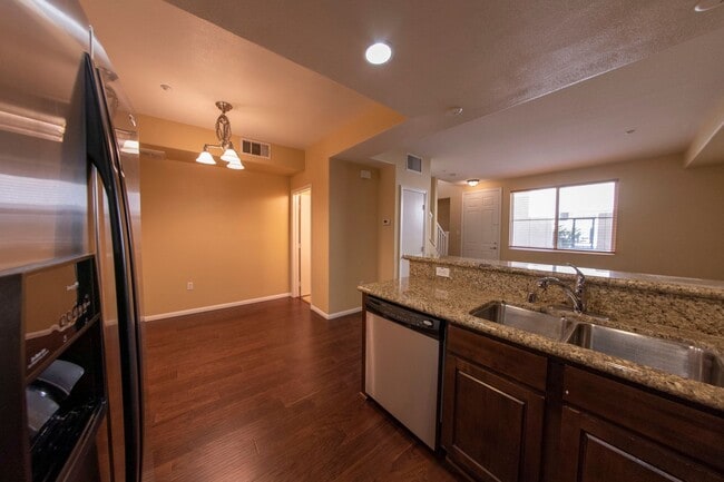 Photo - 2BR 2.5BA Townhouse in Beautiful Complex - Washer Dryer in Unit, Pet Friendly, 2 Underground Park...
