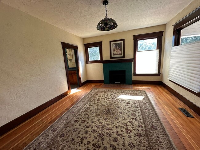 Photo - 4 Bedroom Home Just Outside Of Albany With...