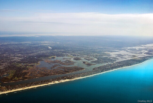 Photo - 360 Shore Rd