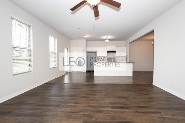 Photo - 156 Daisy Cir