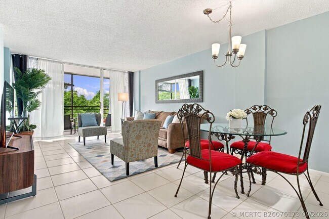 Photo - 113 Royal Pk Dr Unit 4E