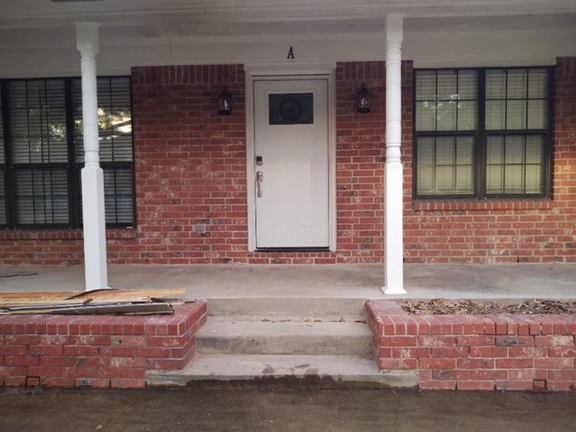 Photo - 302 N Judson St