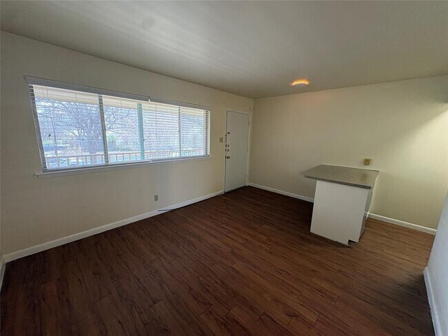 Photo - 1212 W 13th St Unidad F