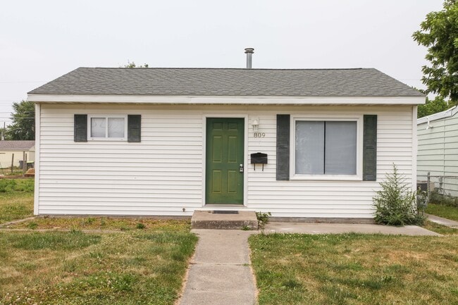 Photo - 809 N. SHERMAN