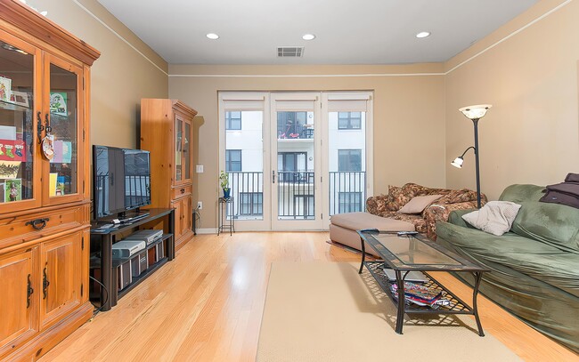 Photo - 1300 Grand St Unit 319