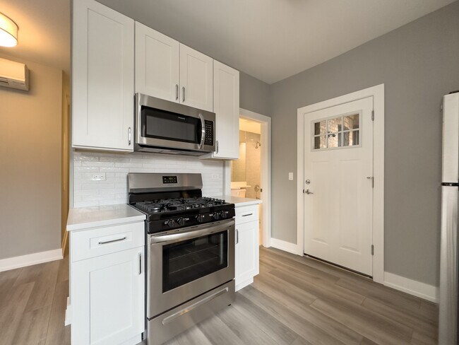 Photo - 3946 N Janssen Ave Unidad W2