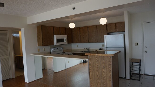 2-bedroom, 1-bathroom unit with stunning m... - 2-bedroom, 1-bathroom unit with stunning m... Apartment Unit 1801