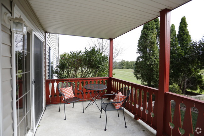 3BR, 2BA w/golf course view - Patio - Eagle Point Apartments