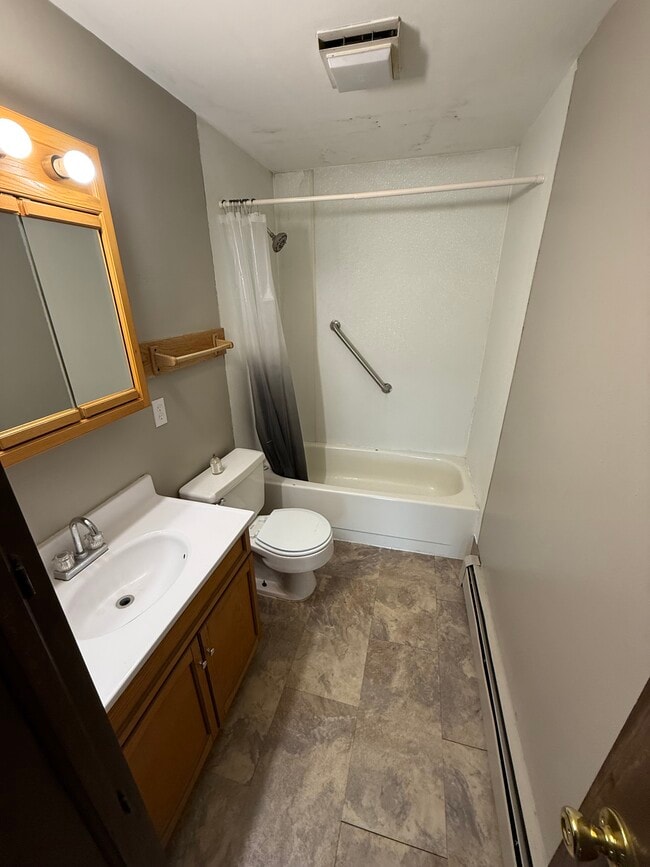 Photo - Evergreen Apartments Unit 2