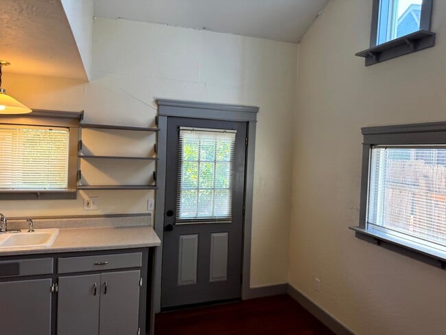 Photo - 2 Bedroom, 1.5 Bathroom on Jefferson St.