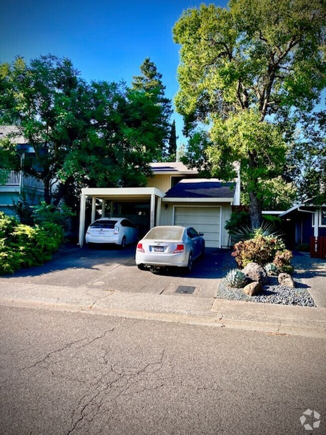 Building Photo - West Davis large floor plan Rental