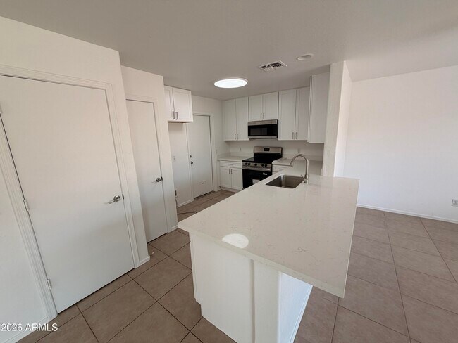 12930 W Paradise Dr