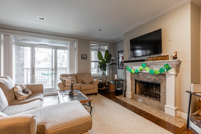 Photo - 1136 W Diversey Pky Unit 3