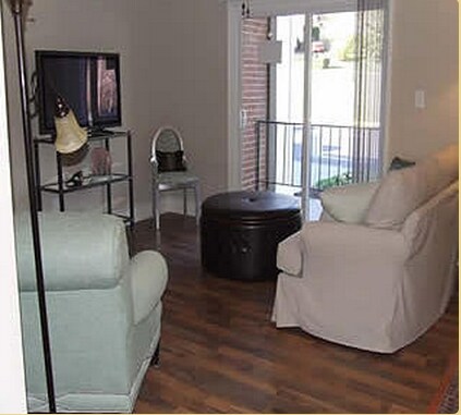 Living Room - Brickettwood Apartments