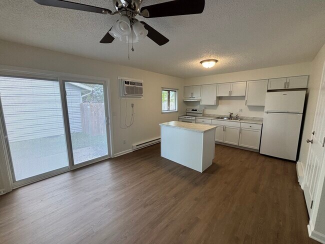 Photo - 207 S King St
