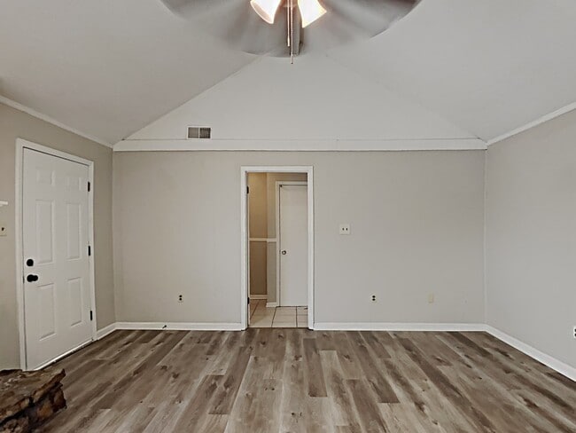 Photo - 8401 Southernwood Cove