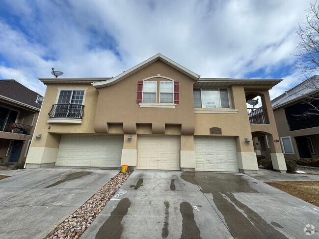 Building Photo - Great 2 bed, 2 bath town home in Lehi