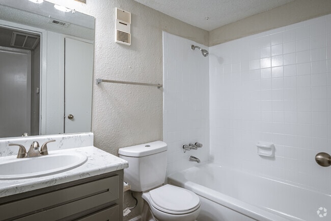 1HAB, 1BA - 673 ft² - Woodlake Meadows