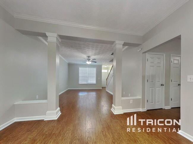 Photo - 1065 Dalby Way