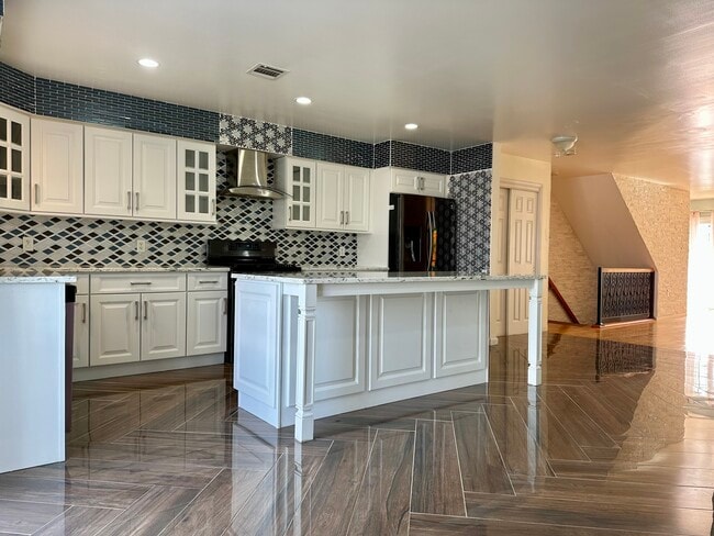 Photo - 3 Harbor Front Ct