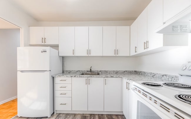 Photo - 6408 Berwickshire Way