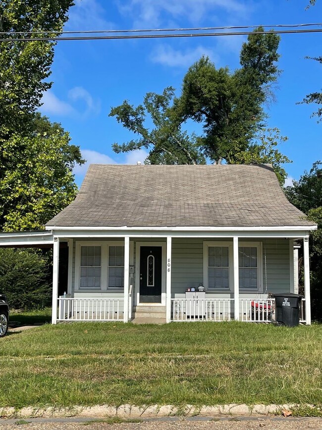Great 2/1 - 4 blocks north of LA Tech - Great 2/1 - 4 blocks north of LA Tech House