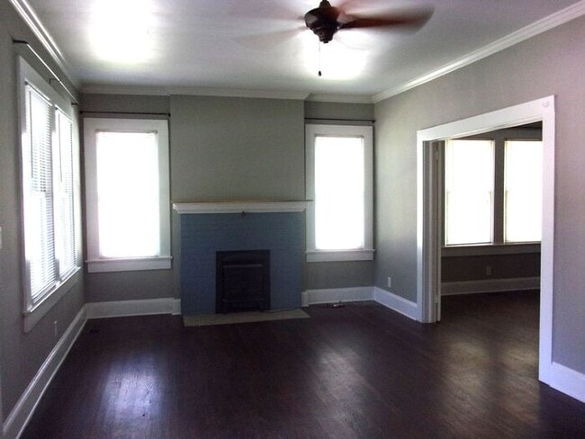 Photo - 4 Bedroom 2 Bath Home Blocks to Downtown R...