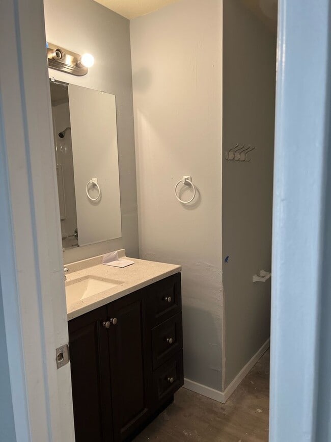 Photo - 2921-2921 Bernice Dr Unit 2919