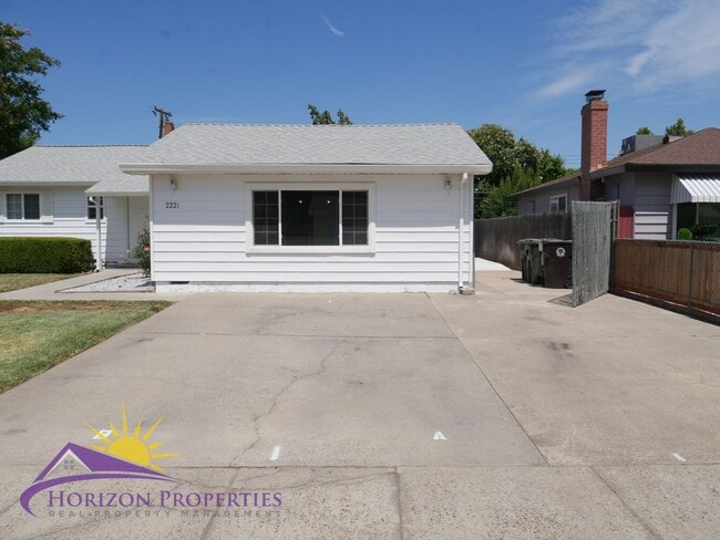 Photo - 2221 Rhoda Way Unidad #B