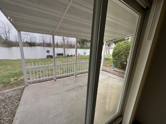 Photo - 1068 Lakeshore Dr Unit 1068