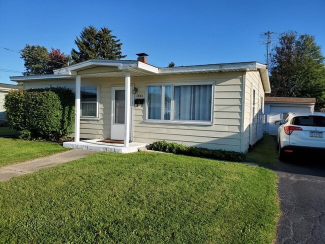 Photo - 1331 W 22nd St