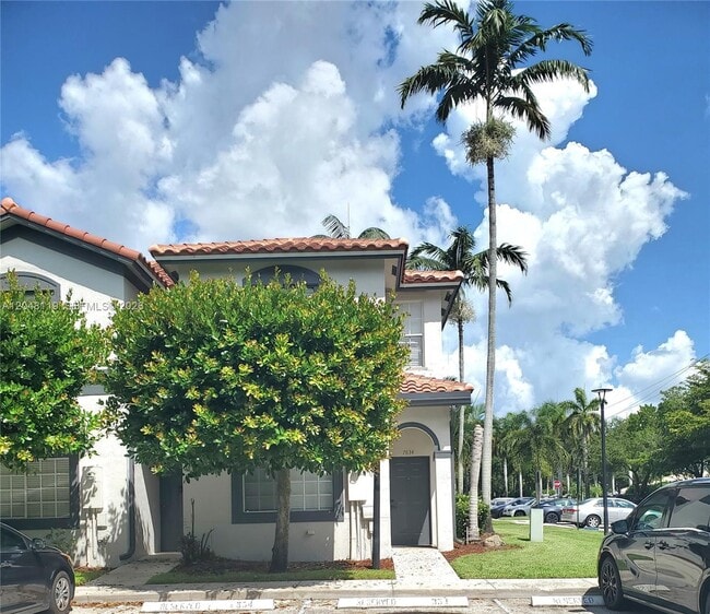 7834 Catalina Cir