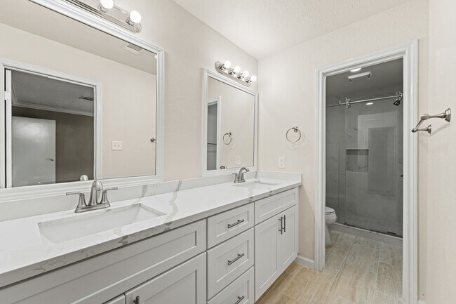 Photo - 25802 Maplewood Dr