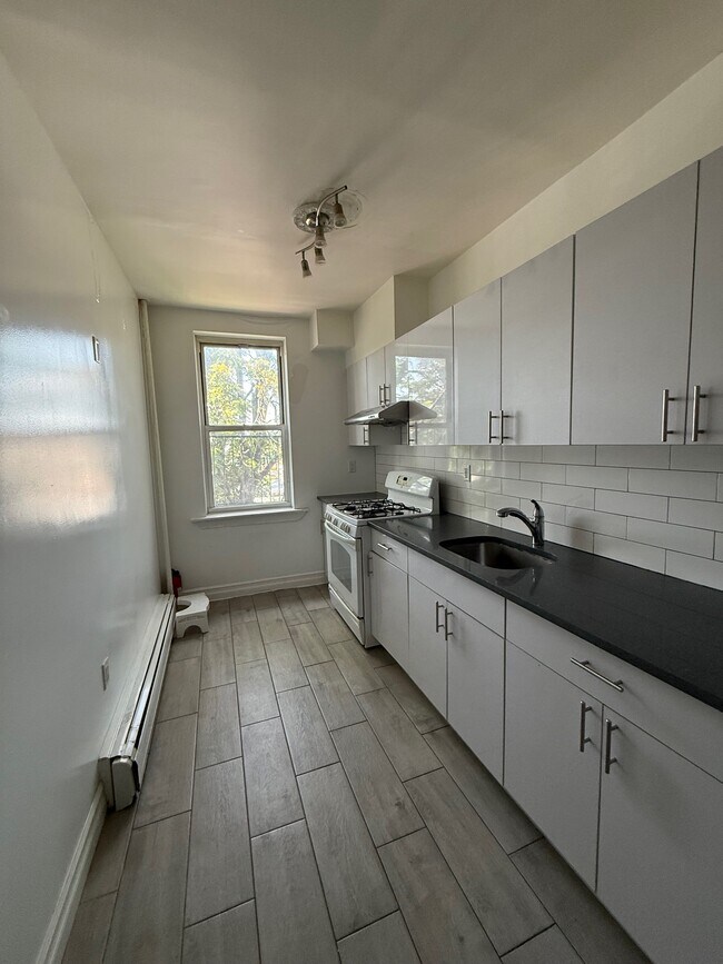 Photo - 785 Westside Ave Unit 2