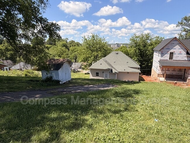Photo - 1204 Valley Dr SW