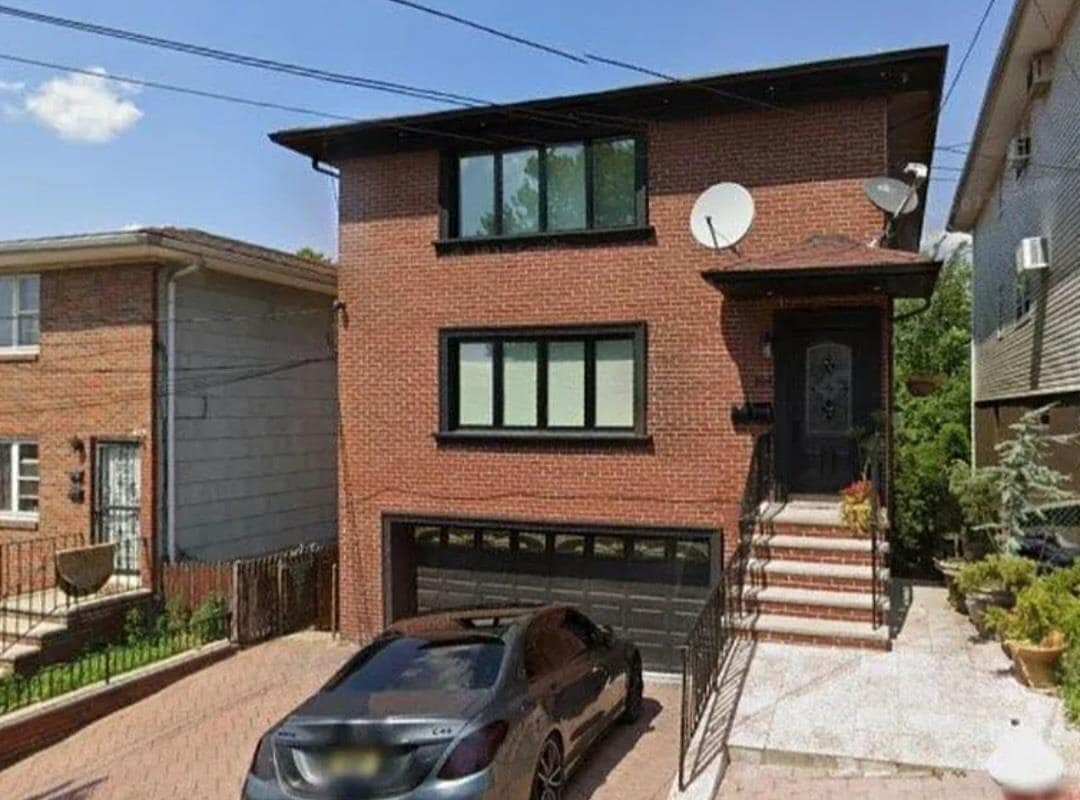 Photo - 1504 74th St