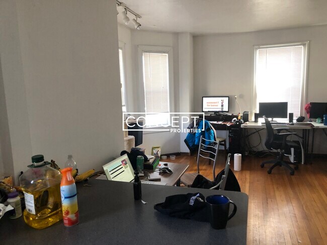 Photo - 87 Sheridan St