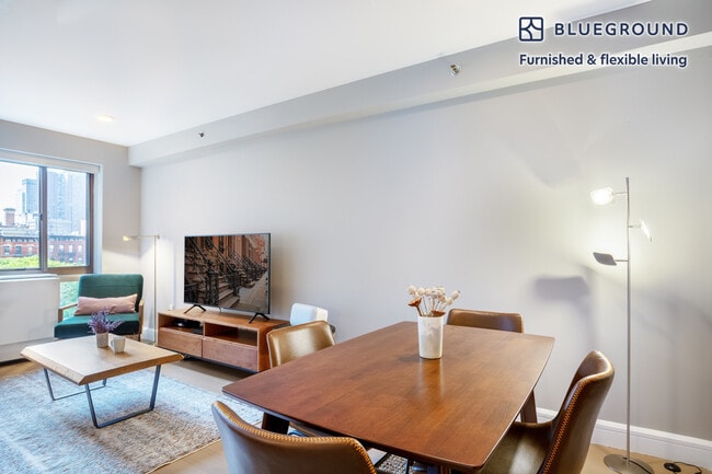 Photo - 311 W 50th St Unidad FL5-ID213