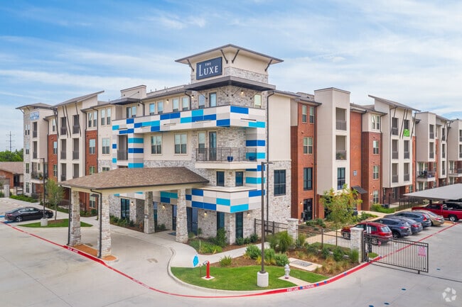 The Luxe at Cedar Hill 55+ Active Adult