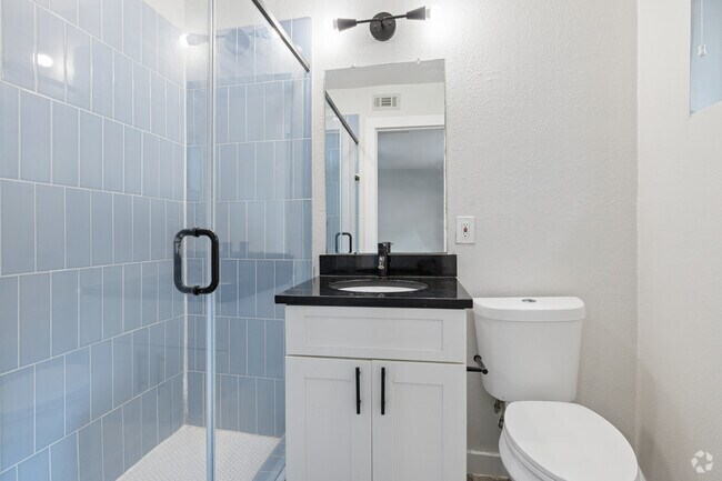 1BR, 1BA - 650SF - Bathroom - 501 Branard St